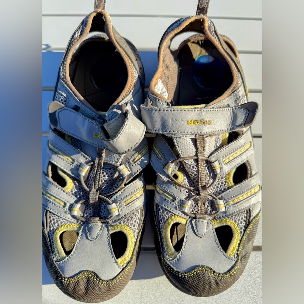 Dr. Scholl's Gray and Yellow Comfort Slippers